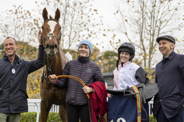 Winners phot with Hiddenvalley Lake and connections.